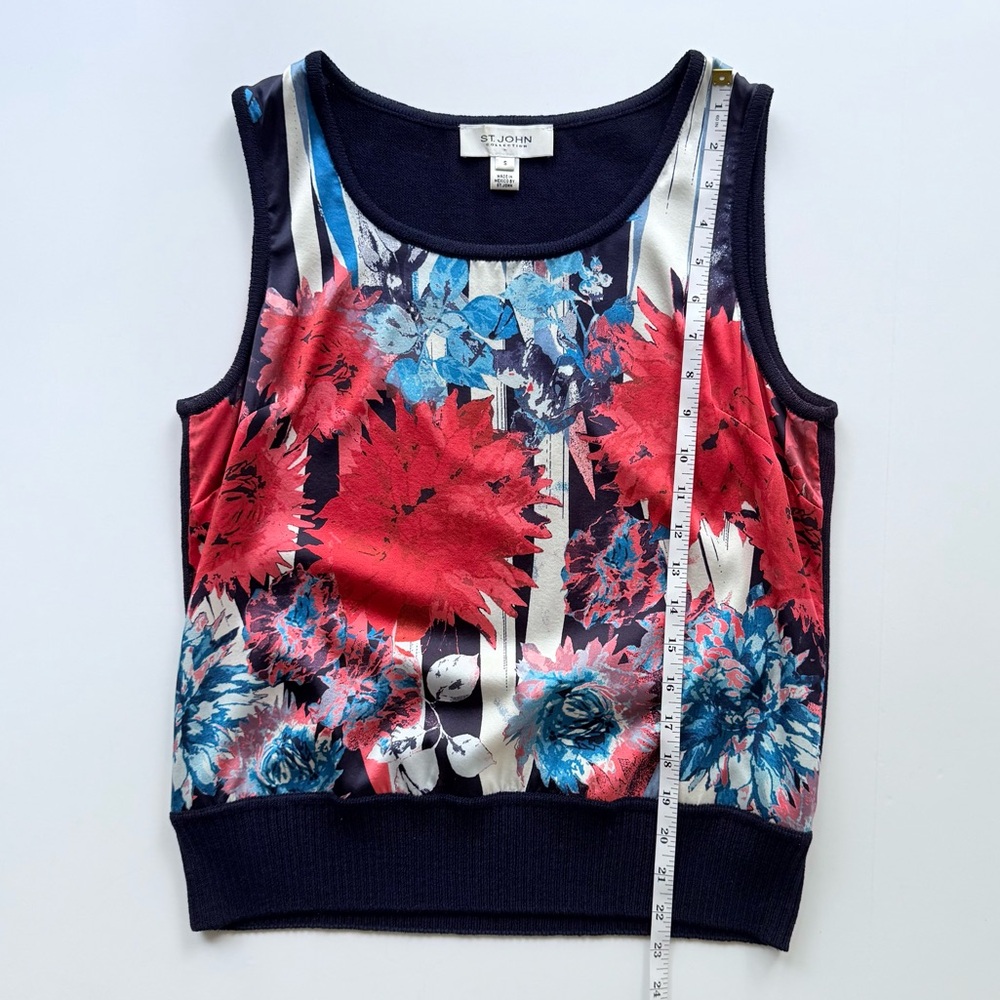 St. John Collection Navy Sleeveless Sweater Tank Shell Silk Red White Floral S - Picture 11 of 15